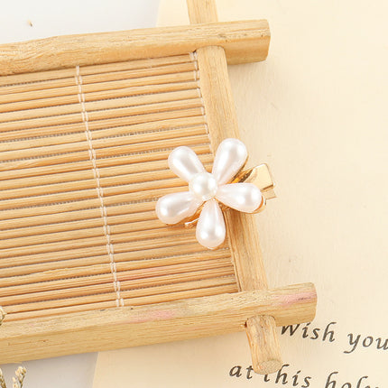 Alloy Hairpin with Flower and Pearl Accents
