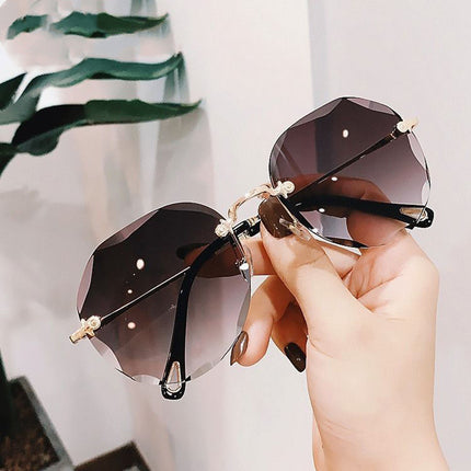 Women's Fashion Metal Frame UV Protection Sunglasses
