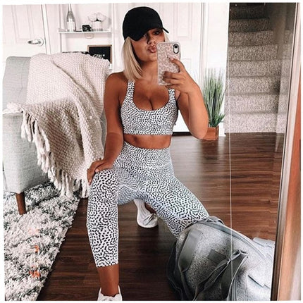 Women's Sleeveless Fitness Yoga Clothing Set