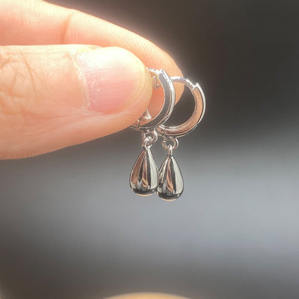 Elegant Waterdrop Letter Earrings – Gold, Silver, Rose Gold