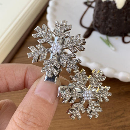 Crystal Snowflake Pearl Hair Clip – Winter-Inspired Retro Hair Jewelry for Women